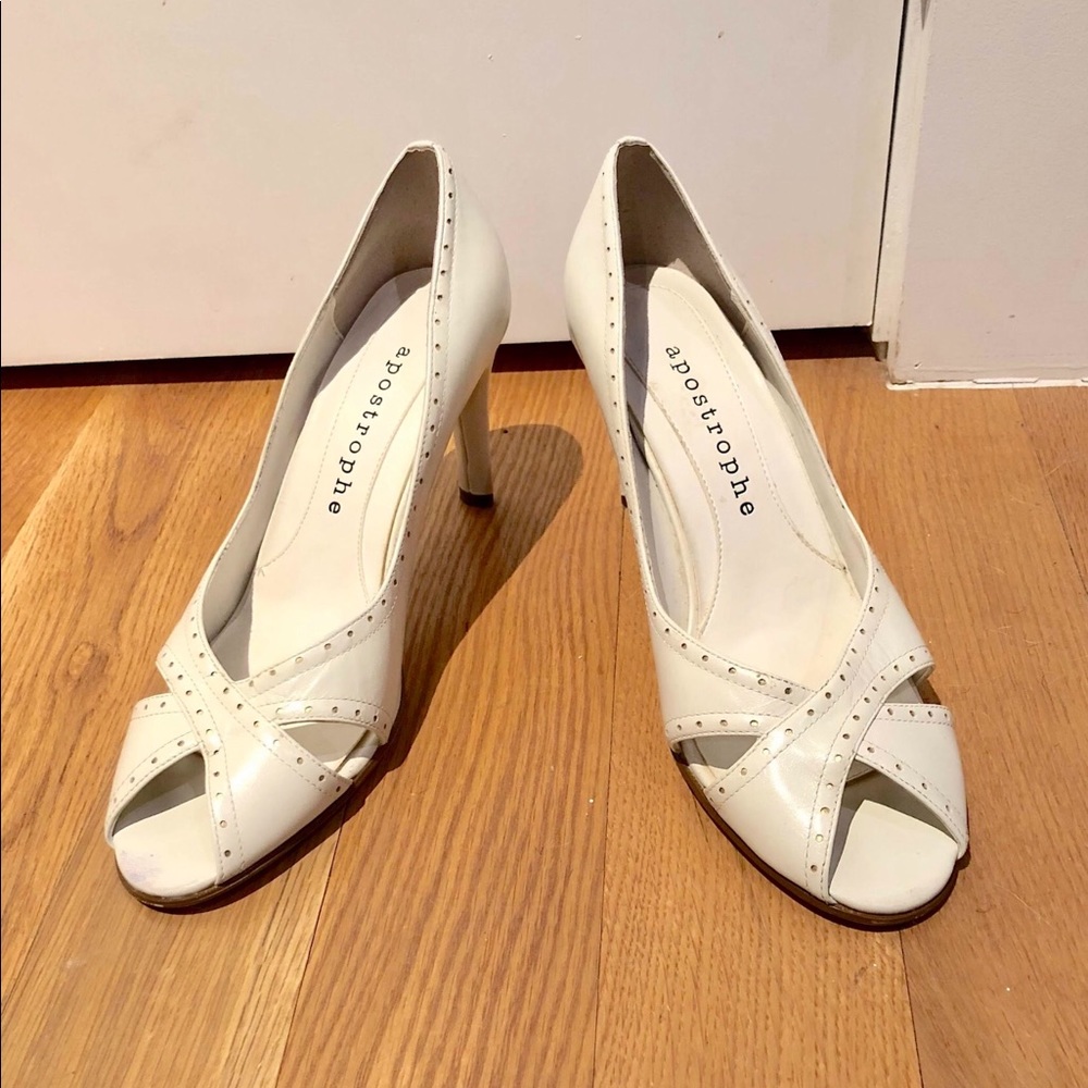 Apostrophe ivory shoes